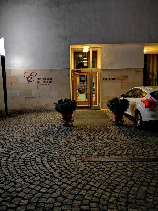 Erzsebet Nagy Szalloda Paks Eksteriør bilde